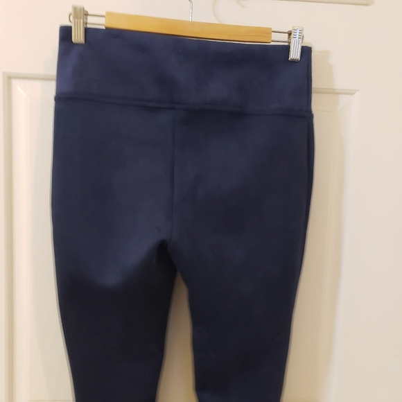Andrew Marc  Womens Lightweight Faux Suede Pull on Pant  Navy size XS - Picture 6 of 11